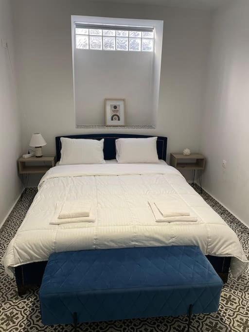 Family Apartment With Private Yard Next To Agios Dimitrios Church Tesalonika Bagian luar foto